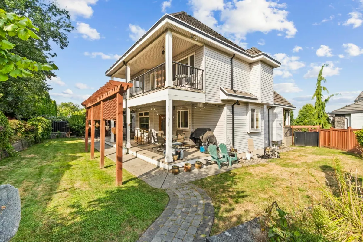 Garden / Landscaping Photo of 16308 91a Avenue, Surrey, BC