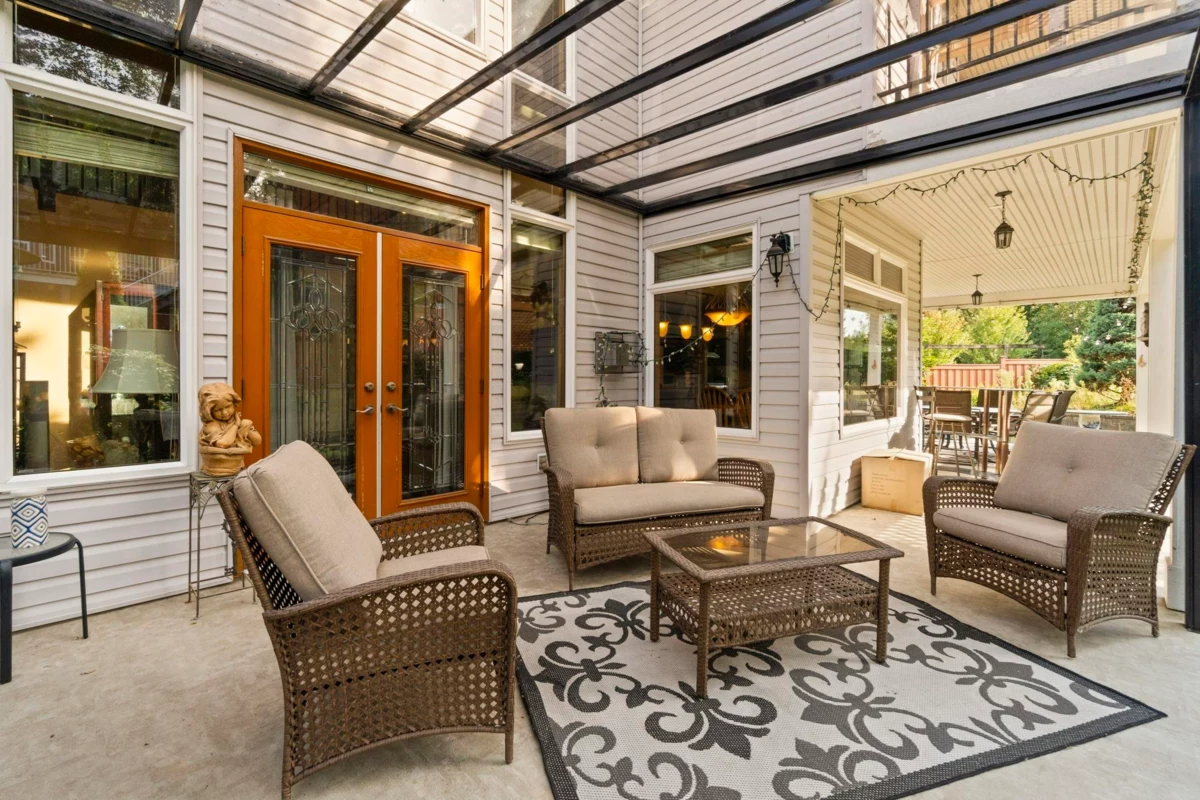 Hot Tub / Spa Photo of 16308 91a Avenue, Surrey, BC