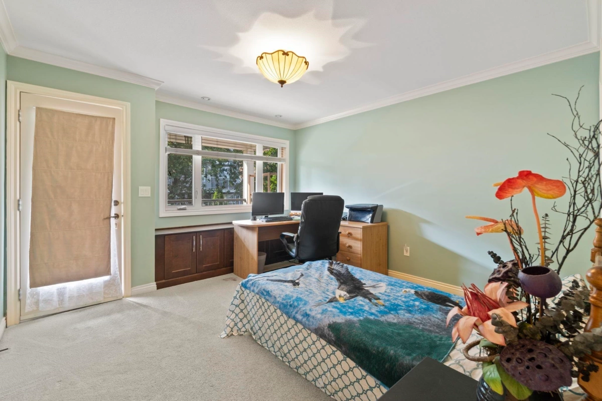 Laundry Room Photo of 16308 91a Avenue, Surrey, BC