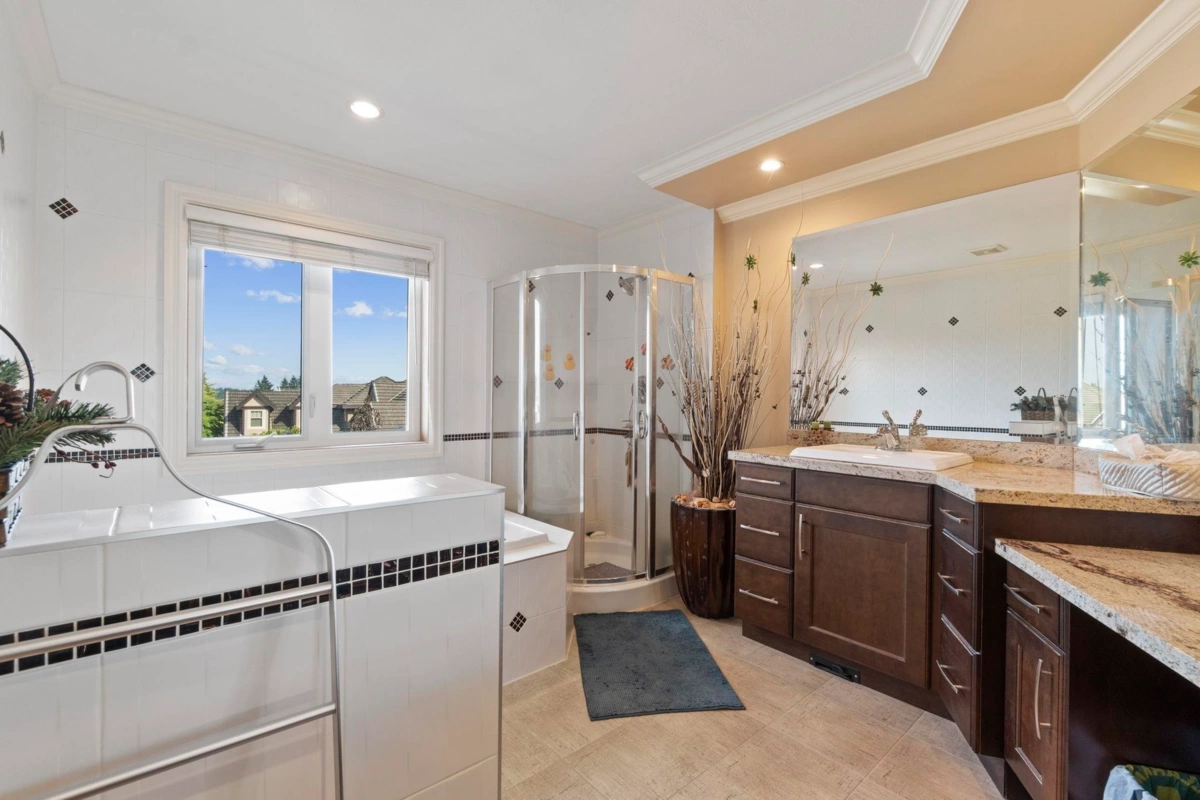 Powder Room Photo of 16308 91a Avenue, Surrey, BC