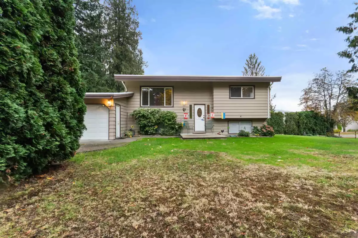 Family Room Photo of 52564 Yale Road, Rosedale, BC