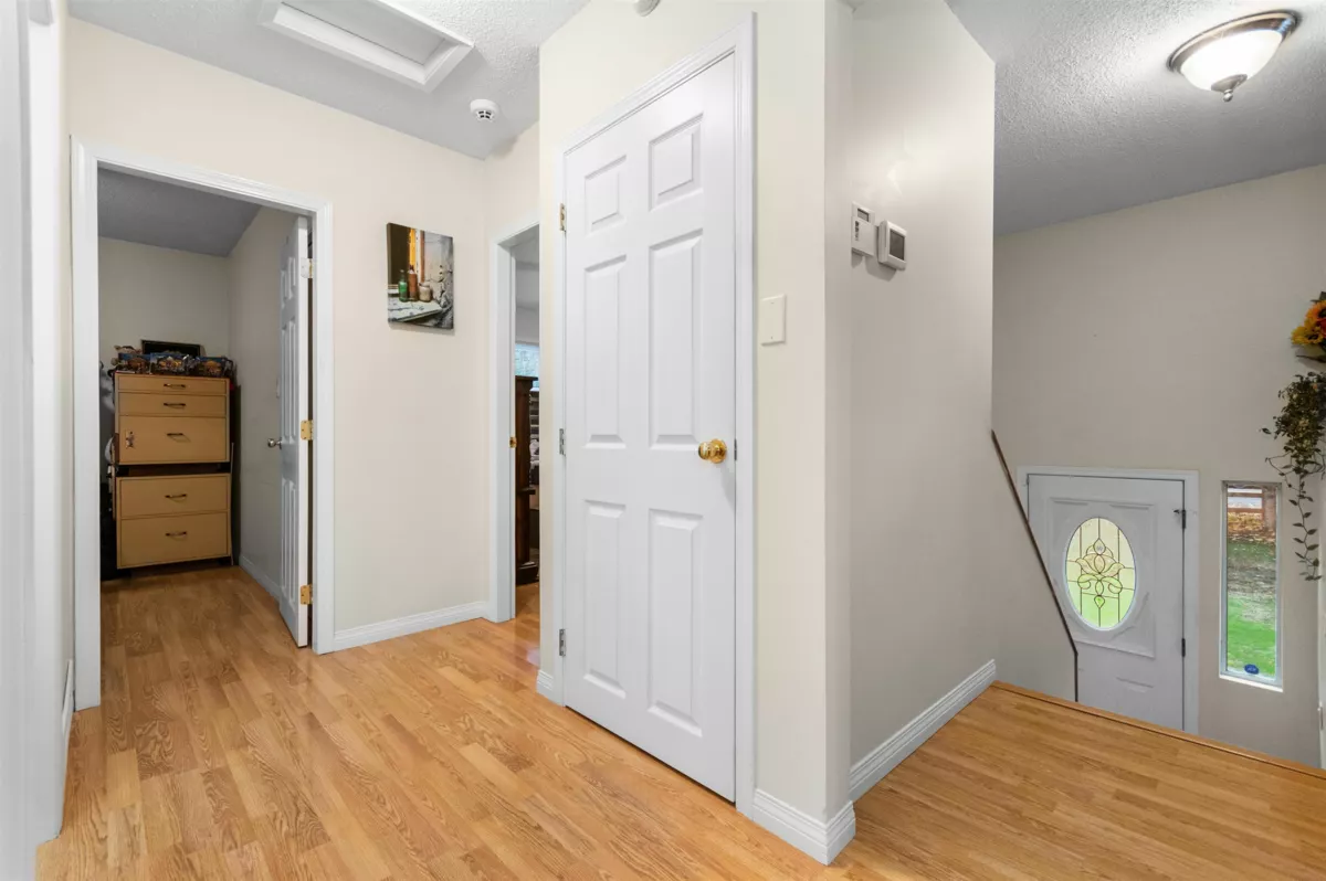 Guest Bathroom Photo of 52564 Yale Road, Rosedale, BC