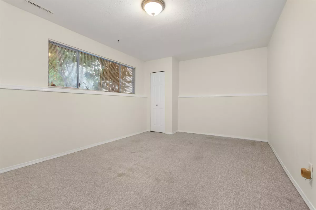 Hallway Photo of 52564 Yale Road, Rosedale, BC