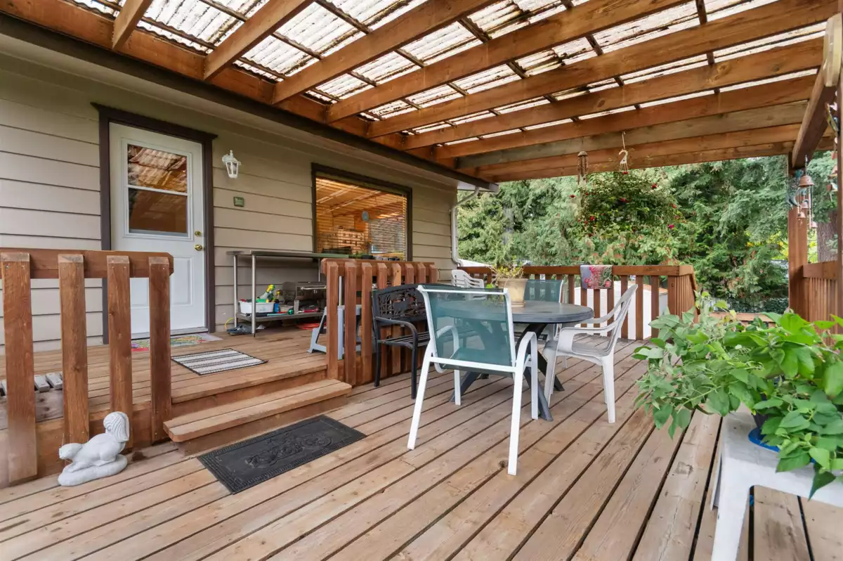 Hot Tub / Spa Photo of 52564 Yale Road, Rosedale, BC