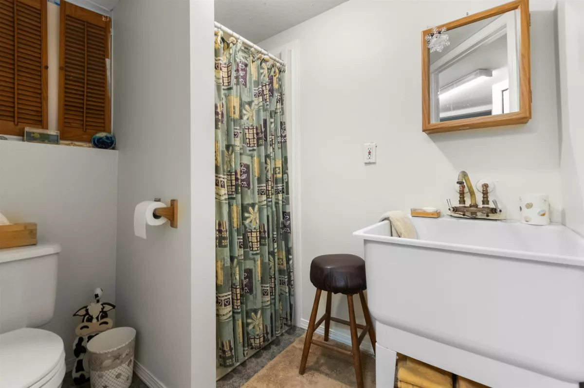 Outdoor Deck Photo of 52564 Yale Road, Rosedale, BC