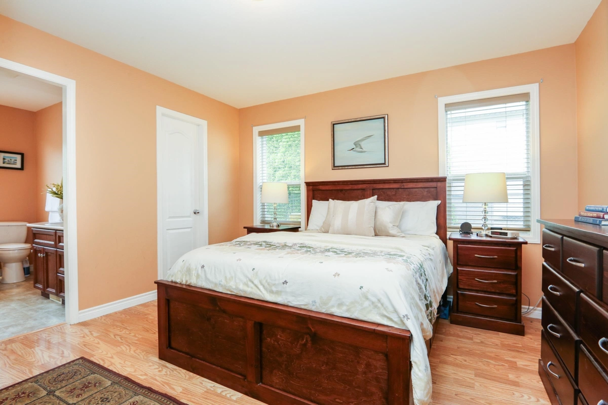 Walk-In Closet Photo of 12 43875 Chilliwack Mountain Road, Chilliwack, BC