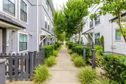 21 5945 176a Street, Surrey, BC, Surrey — Townhouse for sale