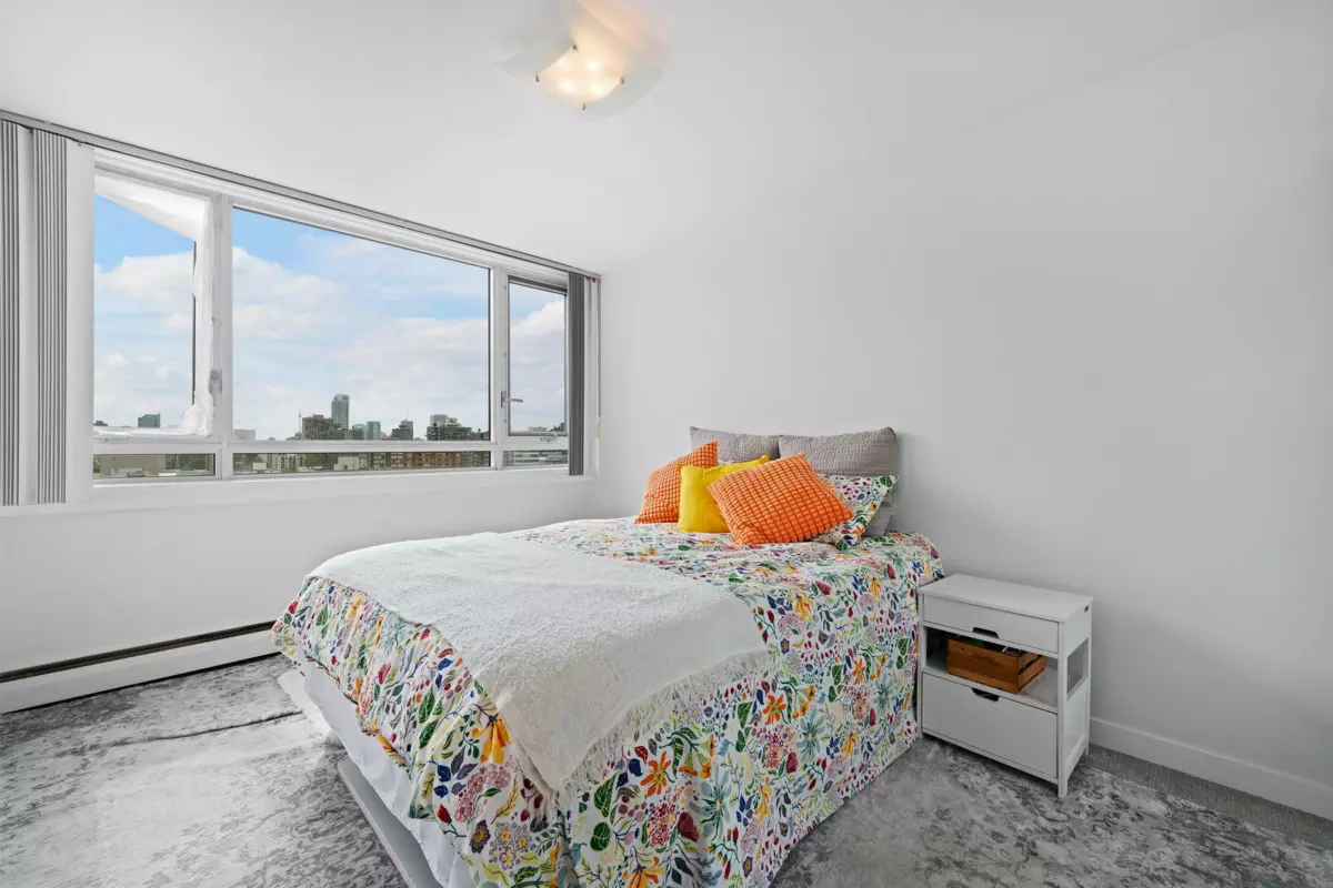 Dining Area Photo of 2508 1850 Comox Street, Vancouver, BC