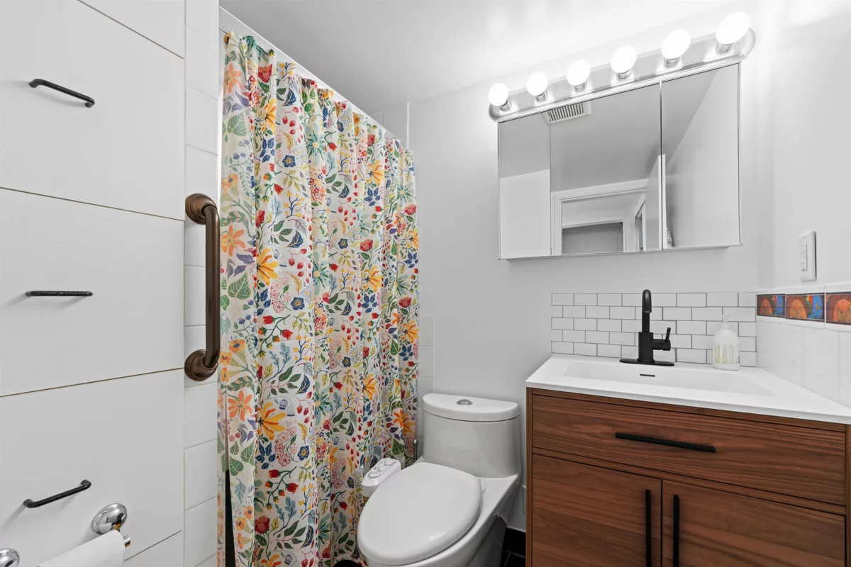 Kitchen Photo of 2508 1850 Comox Street, Vancouver, BC