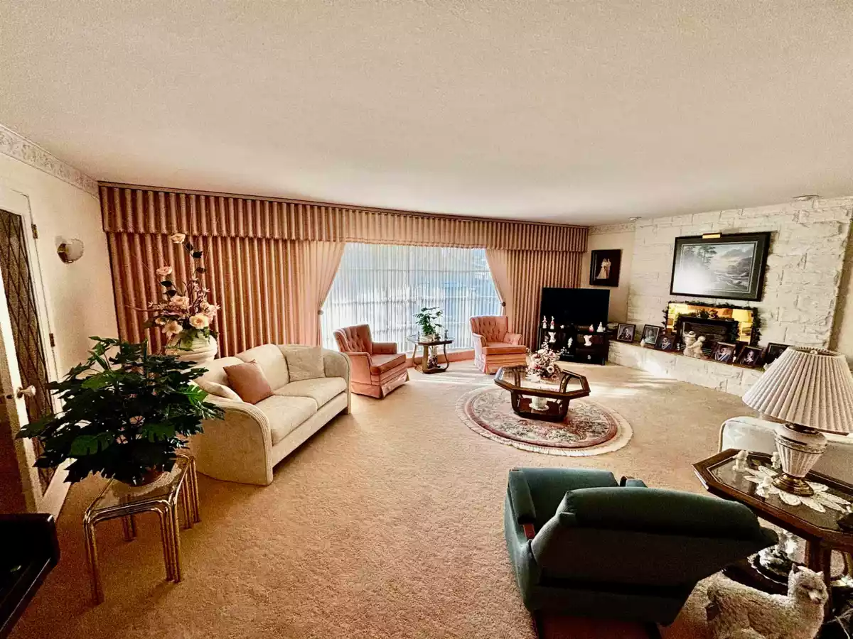 Dining Area Photo of 46544 Seaholm Crescent, Chilliwack, BC