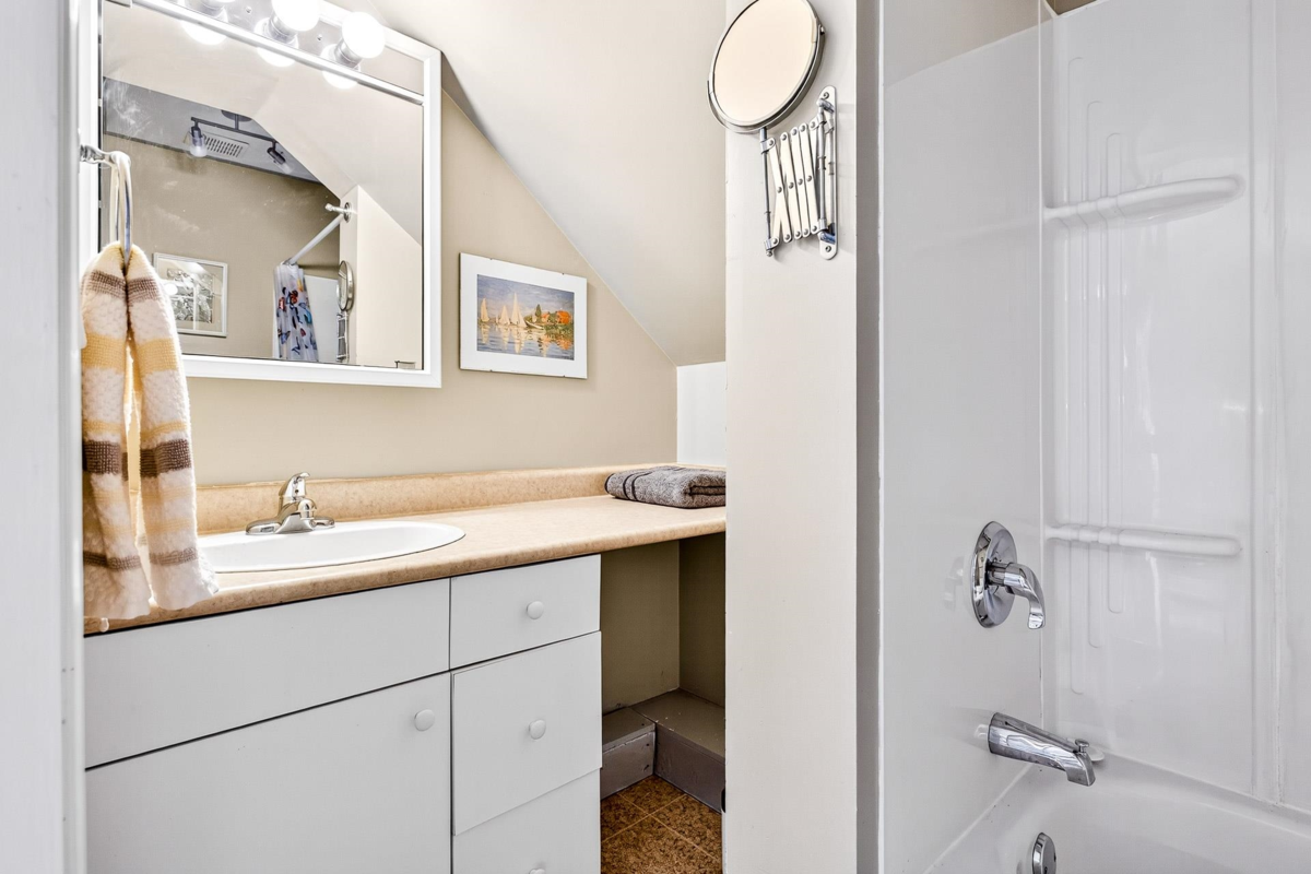 Garden / Landscaping Photo of 16937 Avenue, Surrey, BC