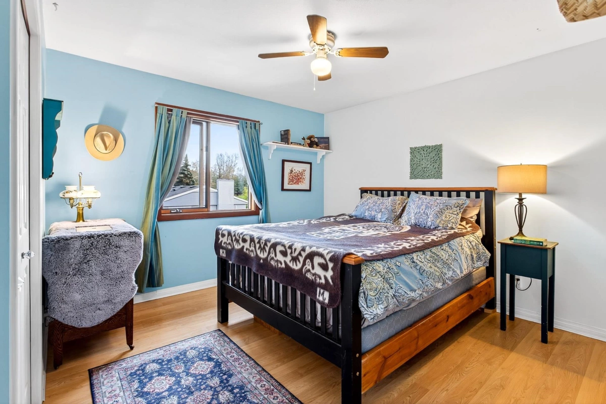 Hallway Photo of 16937 Avenue, Surrey, BC