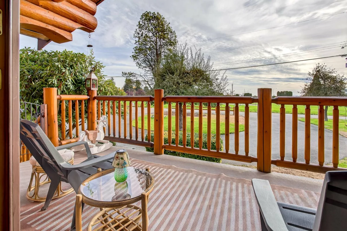Kitchen Island Photo of 16937 Avenue, Surrey, BC