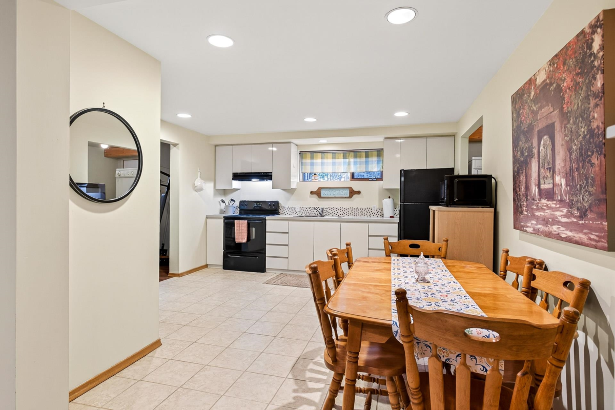 Staircase Photo of 16937 Avenue, Surrey, BC