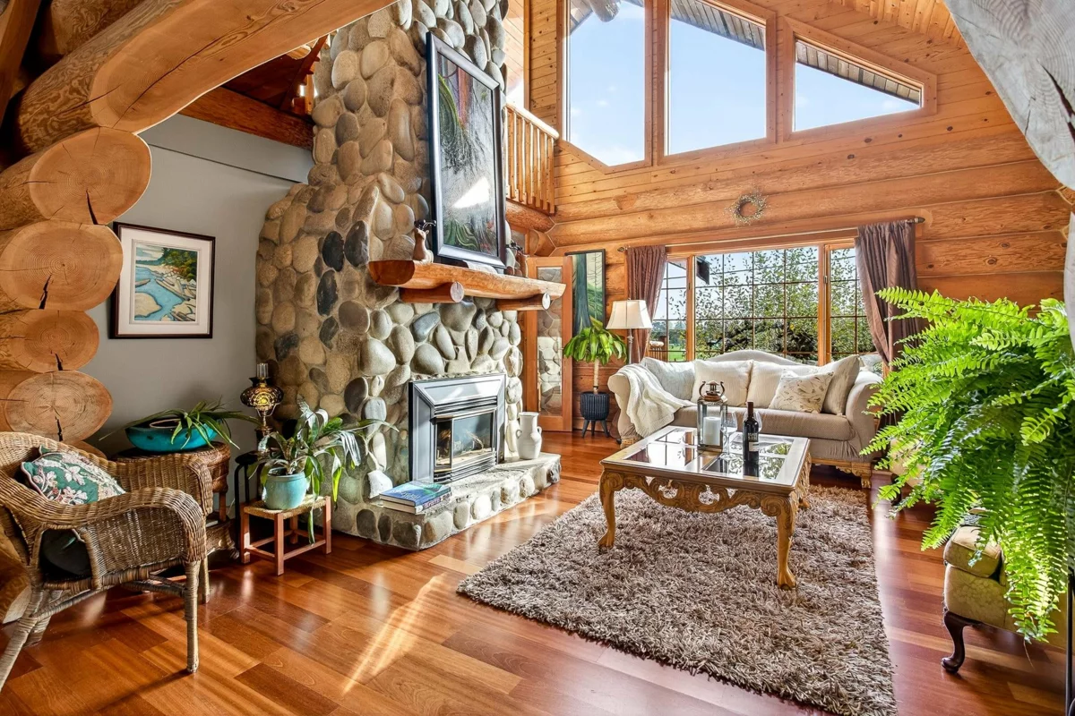 Walk-In Closet Photo of 16937 Avenue, Surrey, BC