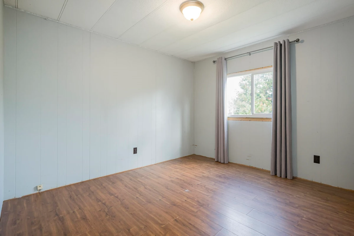 Guest Bathroom Photo of 1 11812 Ponderosa Boulevard, Pitt Meadows, BC