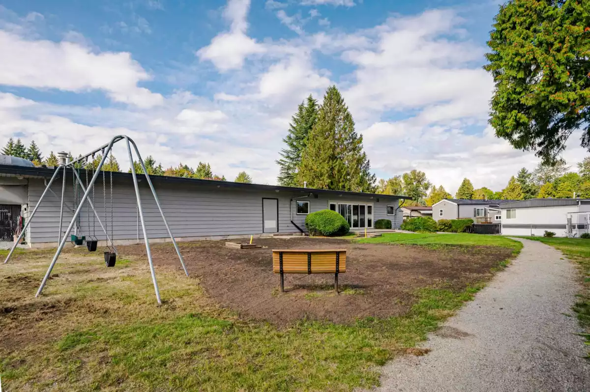 Hot Tub / Spa Photo of 1 11812 Ponderosa Boulevard, Pitt Meadows, BC