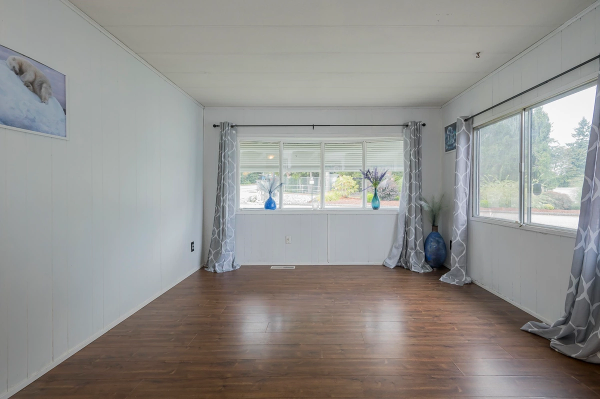Kitchen Photo of 1 11812 Ponderosa Boulevard, Pitt Meadows, BC