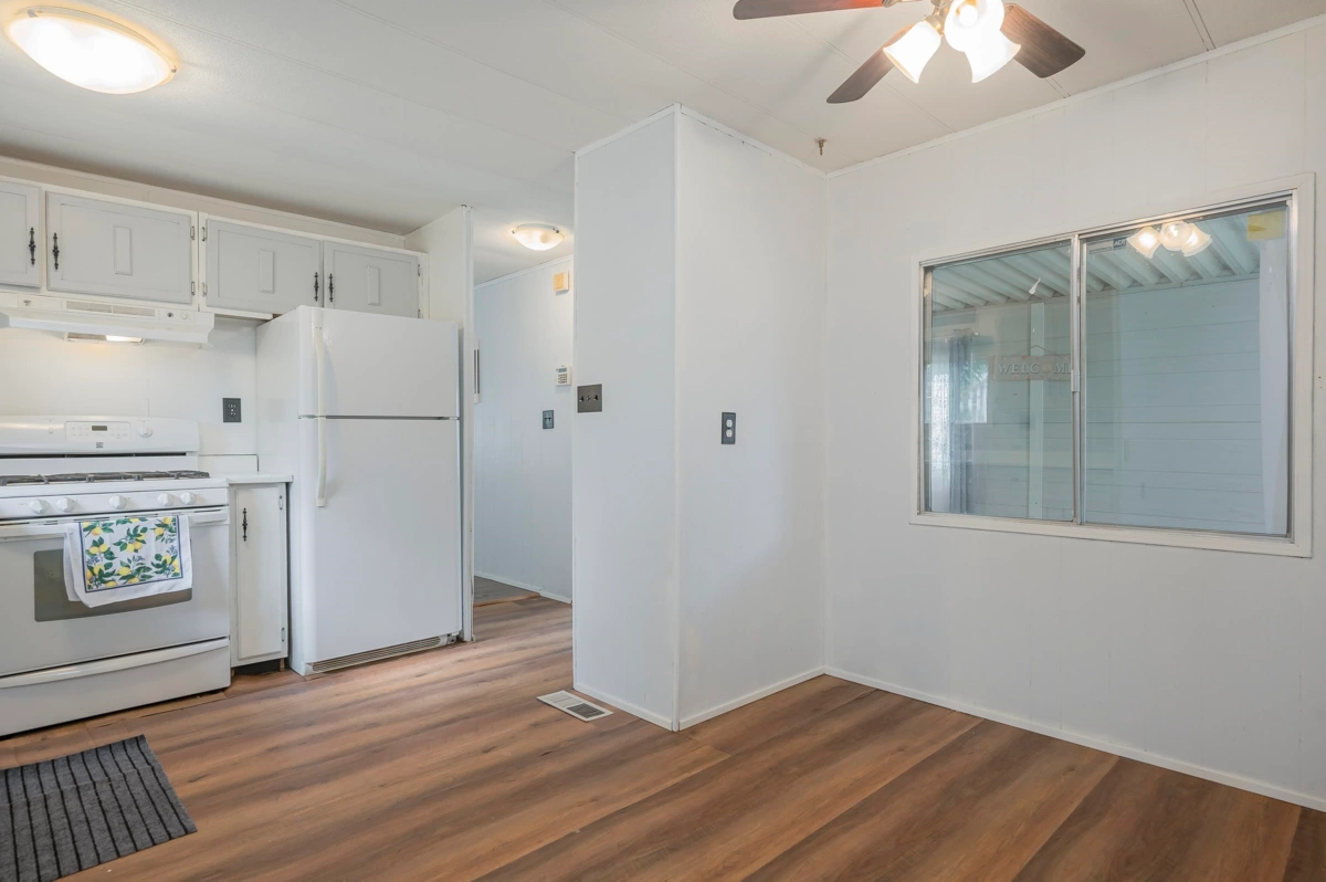 Walk-In Closet Photo of 1 11812 Ponderosa Boulevard, Pitt Meadows, BC