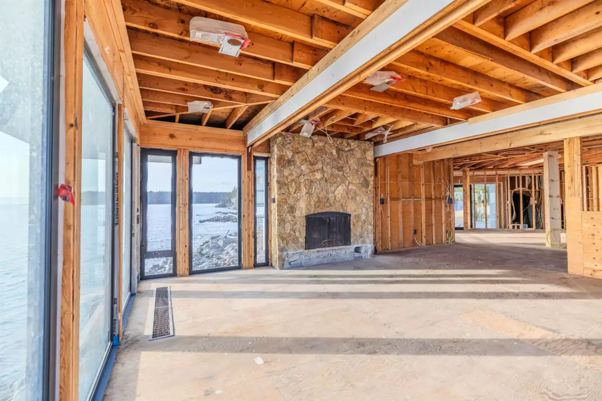 Basement Recreation Room Photo of 5482 Hill Road, Sechelt, BC