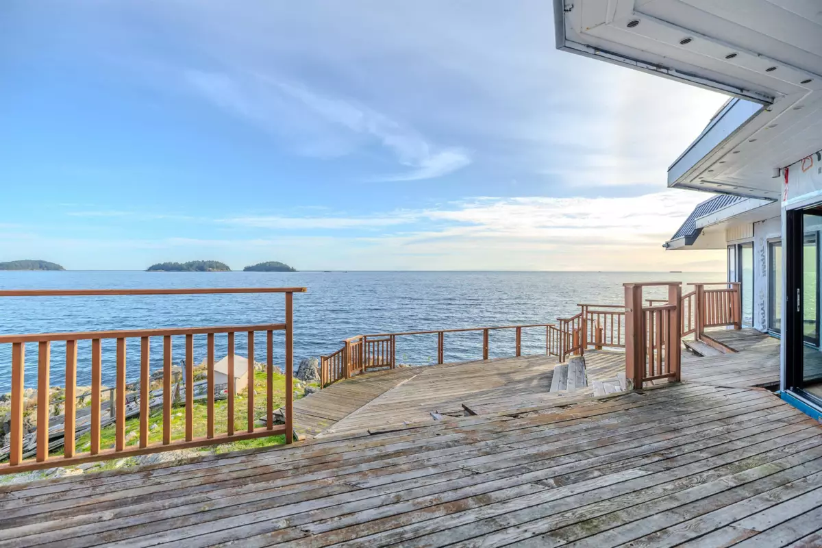 Bedroom 2 Photo of 5482 Hill Road, Sechelt, BC