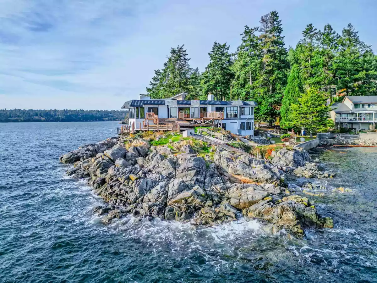 Community Amenities Photo (Clubhouse) of 5482 Hill Road, Sechelt, BC