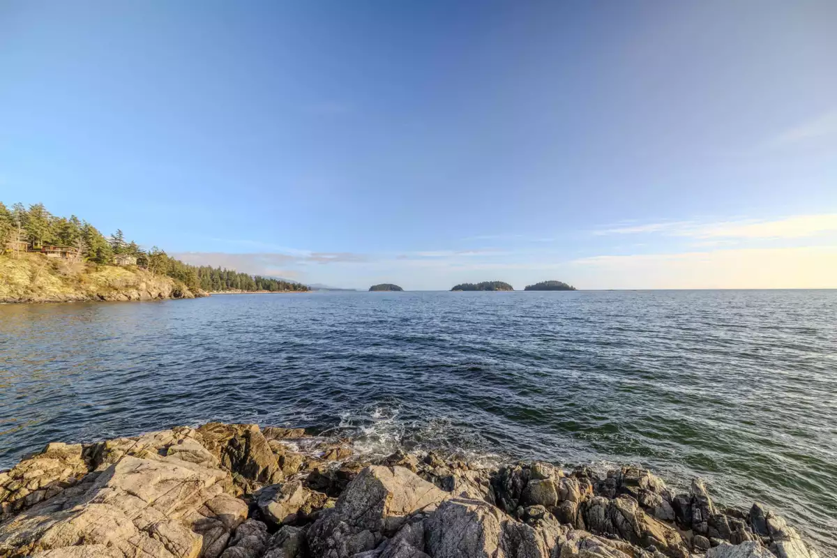 Front Yard Photo of 5482 Hill Road, Sechelt, BC