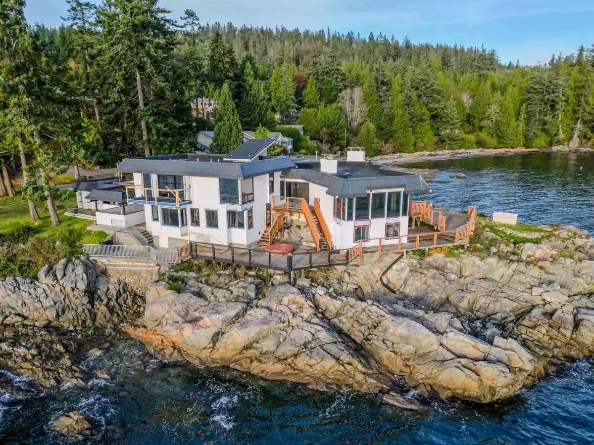 Kitchen Photo of 5482 Hill Road, Sechelt, BC