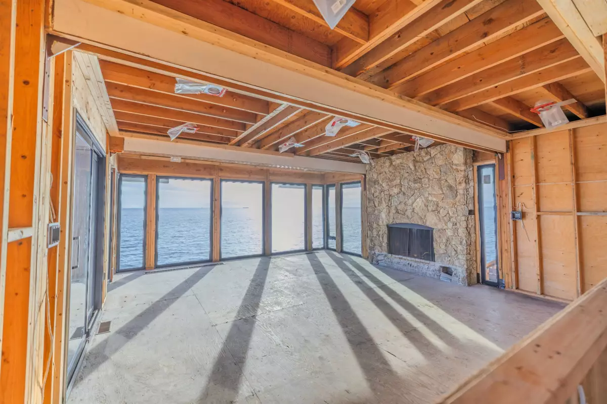 Laundry Room Photo of 5482 Hill Road, Sechelt, BC