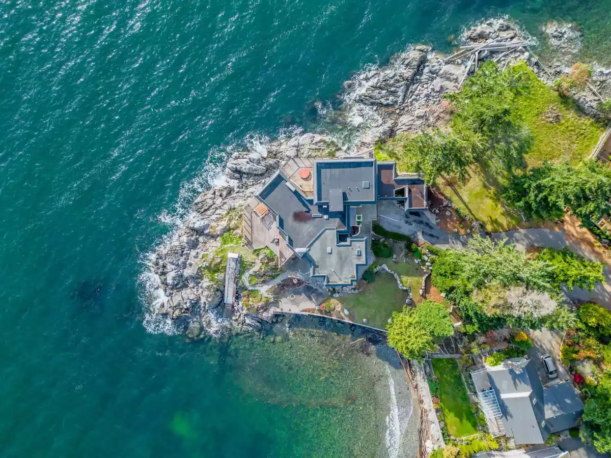 Living Room Photo of 5482 Hill Road, Sechelt, BC