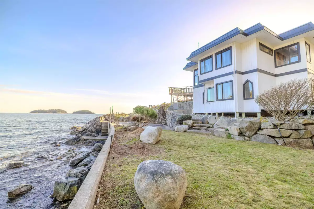Outdoor Kitchen Photo of 5482 Hill Road, Sechelt, BC