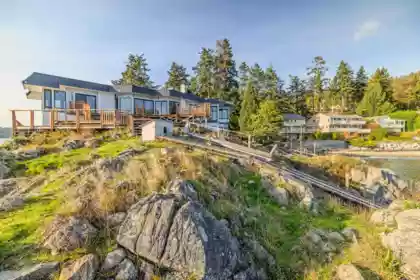 5482 Hill Road, Sechelt, BC, Sechelt — Single Family Residence for sale