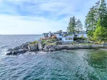 Fitness Center Photo Near 5482 Hill Road, Sechelt, BC