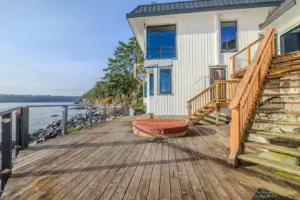 Outdoor Patio Photo of 5482 Hill Road, Sechelt, BC