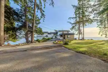 Staircase Photo of 5482 Hill Road, Sechelt, BC