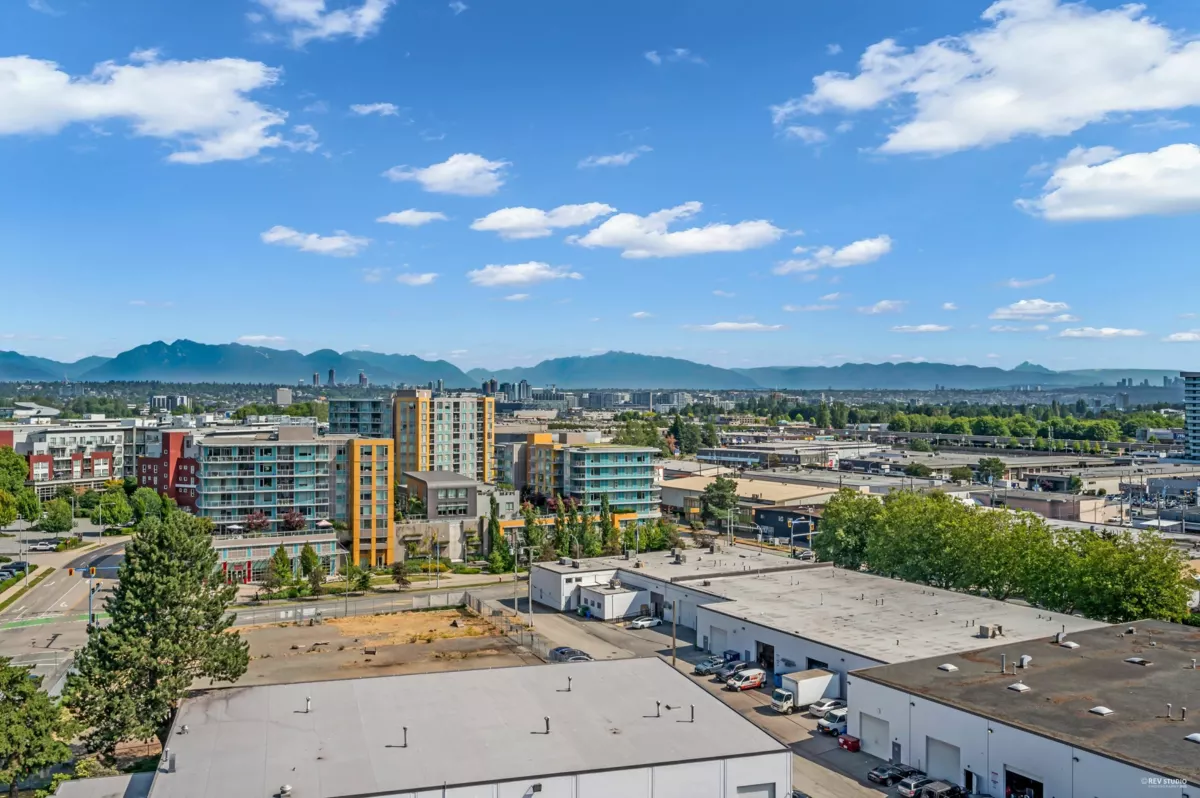 Backyard Photo of 1505 7117 Elmbridge Way, Richmond, BC