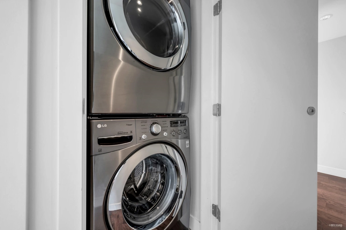 Entry Foyer Photo of 1505 7117 Elmbridge Way, Richmond, BC