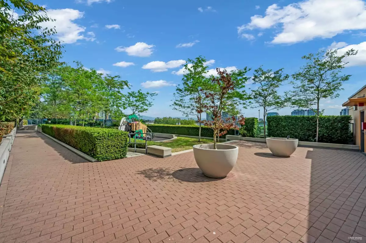 Outdoor Kitchen Photo of 1505 7117 Elmbridge Way, Richmond, BC