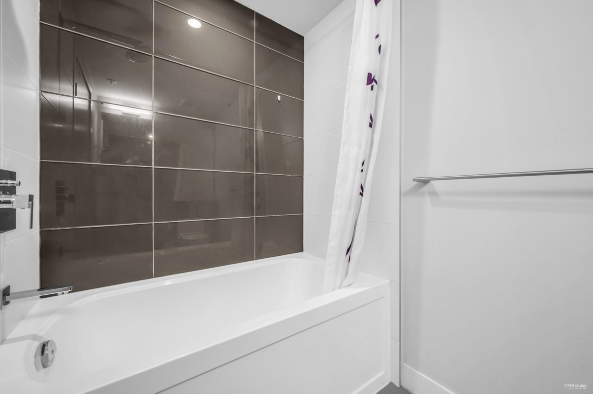 Staircase Photo of 1505 7117 Elmbridge Way, Richmond, BC