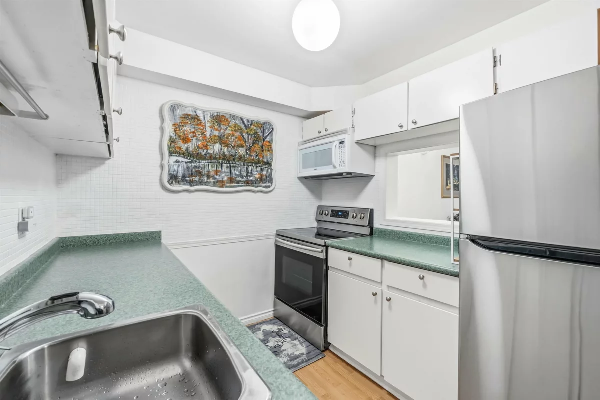 Breakfast Nook Photo of 106 10221 133a Street, Surrey, BC