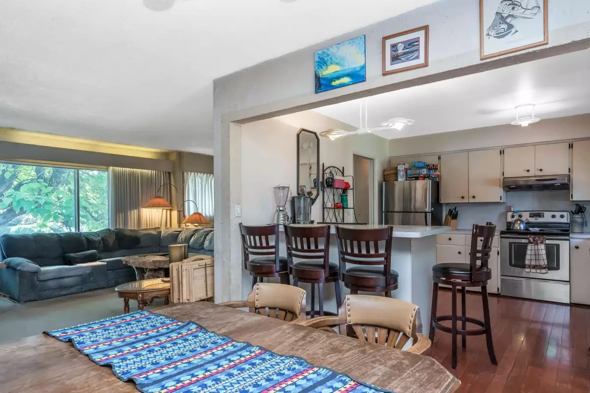 Walk-In Closet Photo of 2141 Ware Street, Abbotsford, BC