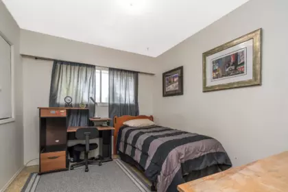 Powder Room Photo of 2141 Ware Street, Abbotsford, BC