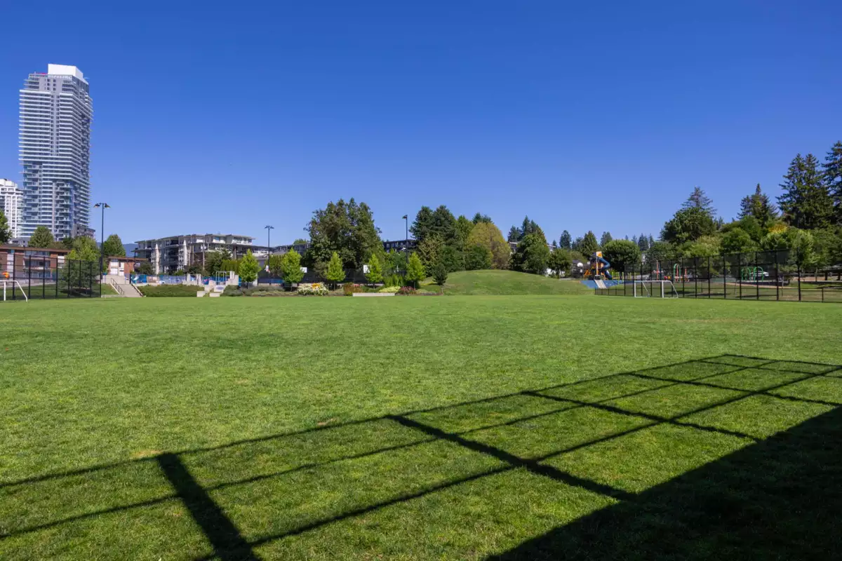 Front Yard Photo of 207 553 Foster Avenue, Coquitlam, BC