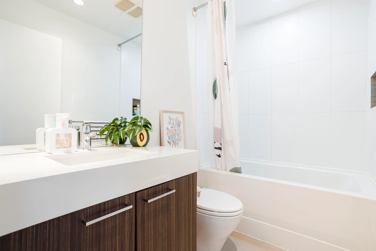 Hallway Photo of 207 553 Foster Avenue, Coquitlam, BC