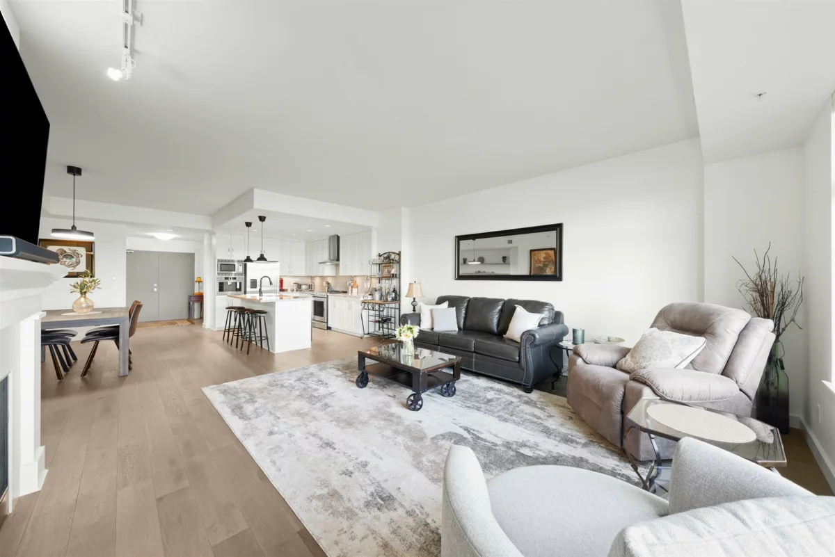 Dining Area Photo of 112 5011 Springs Boulevard, Delta, BC