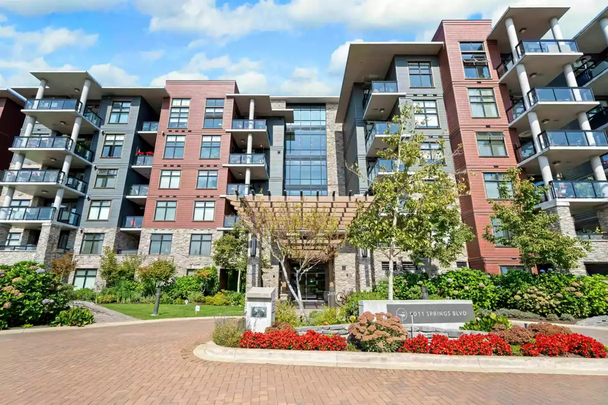 Front Yard Photo of 112 5011 Springs Boulevard, Delta, BC