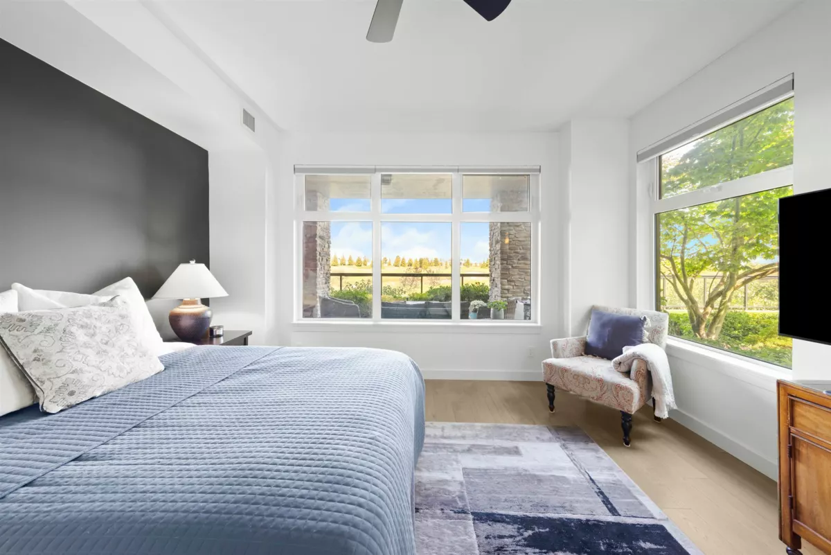 Guest Bathroom Photo of 112 5011 Springs Boulevard, Delta, BC