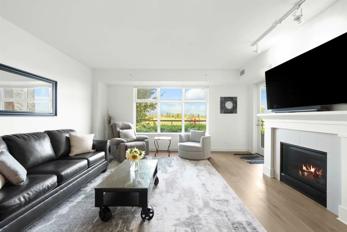 Living Room Photo of 112 5011 Springs Boulevard, Delta, BC
