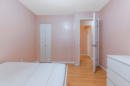 Hallway Photo of 10192 121 Street, Surrey, BC