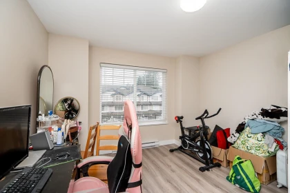 Entry Foyer Photo of 1 10282 132 Street, Surrey, BC